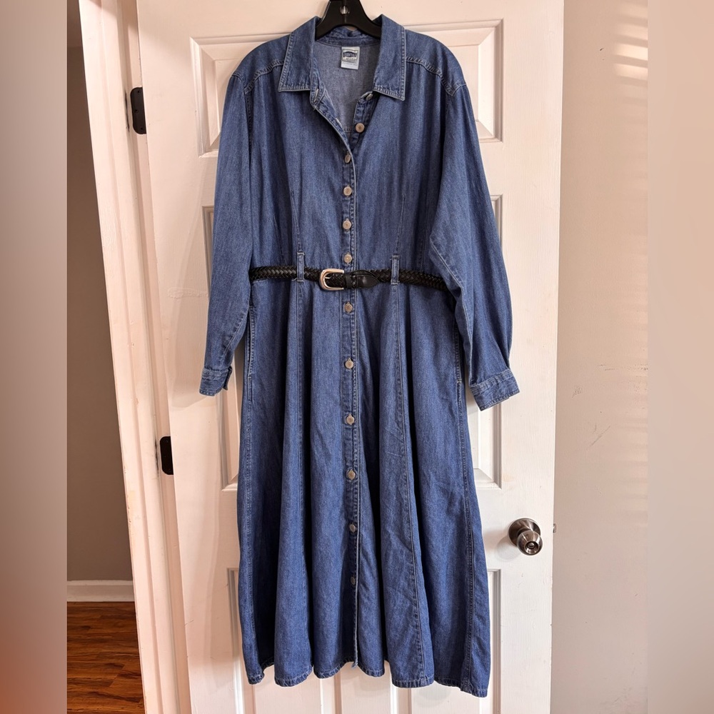 Vintage Essentials Style Blue Denim Button-Front Maxi Dress with Belt